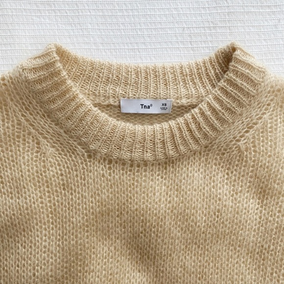 ARITZIA TNA MOHAIR BLEND BEIGE CREWNECK KNITTED CROPPED SWEATER - XS - Picture 5 of 8
